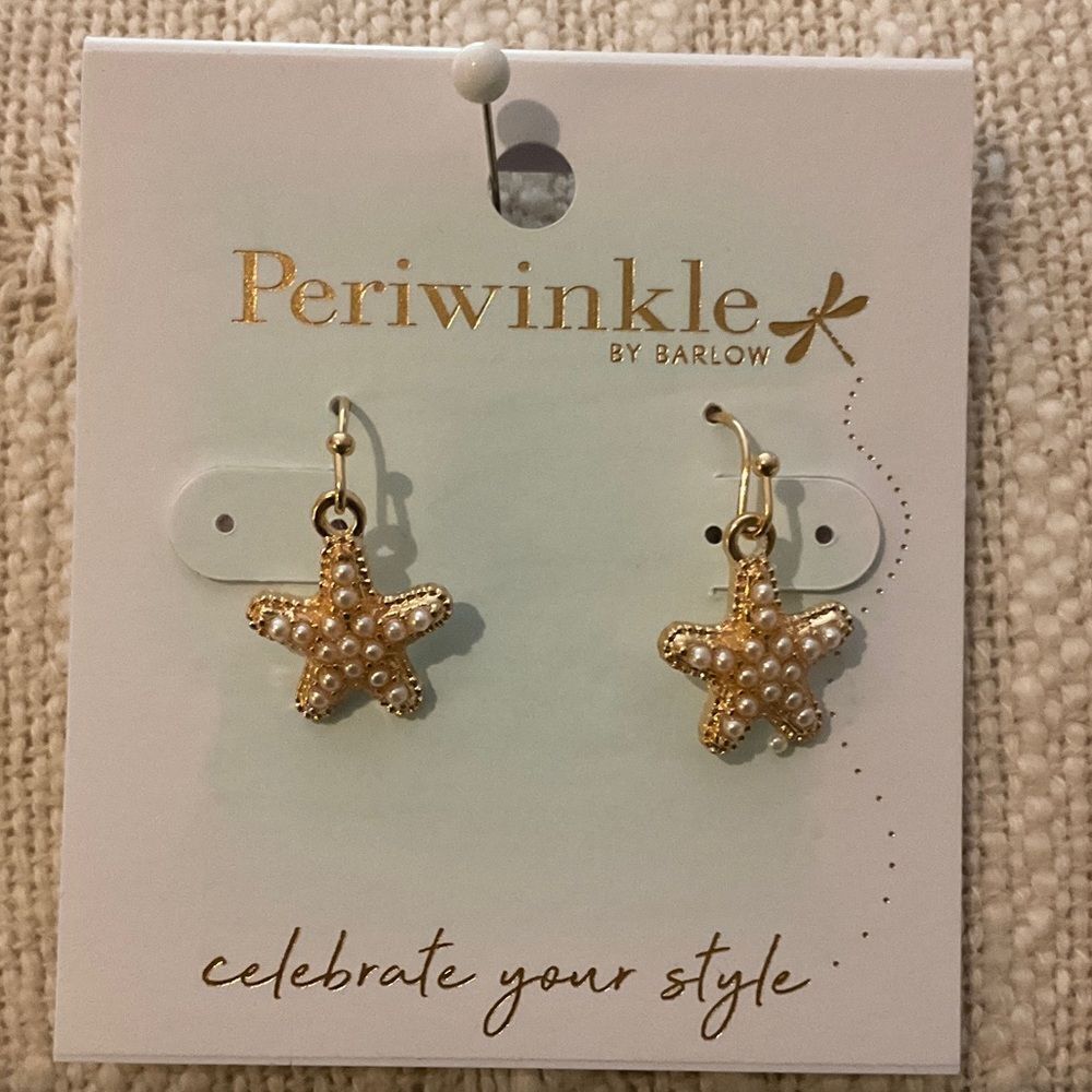0381‎ Periwinkle by Barlow Gold Star Pearl Earrings